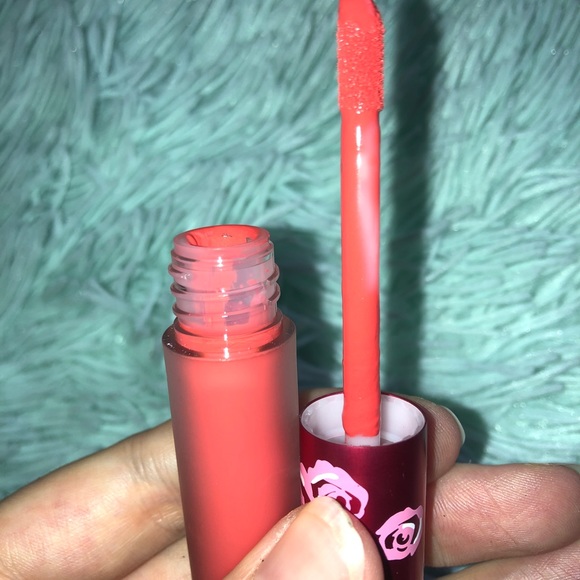 Lime Crime Velvetine- Suedeberry - Picture 3 of 3
